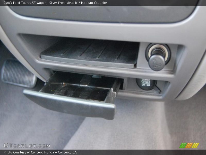 Silver Frost Metallic / Medium Graphite 2003 Ford Taurus SE Wagon
