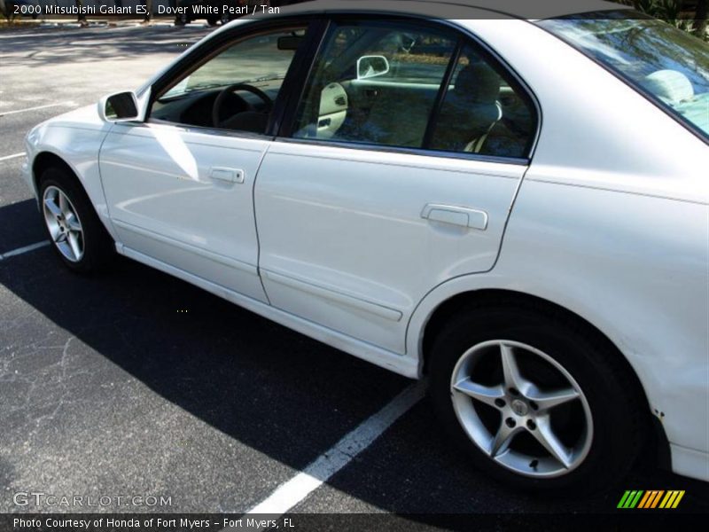 Dover White Pearl / Tan 2000 Mitsubishi Galant ES