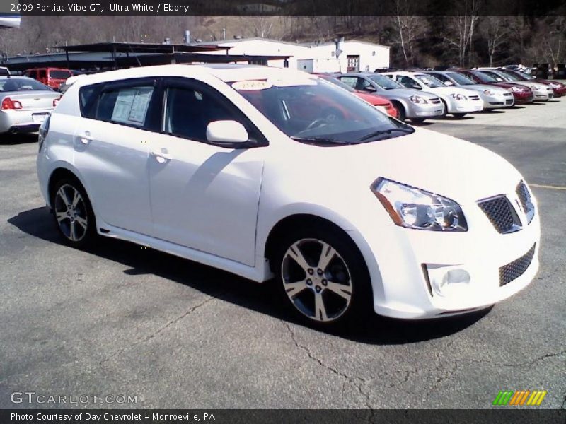 Ultra White / Ebony 2009 Pontiac Vibe GT