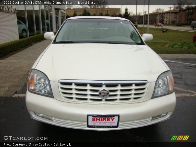 White Diamond Pearl / Neutral Shale 2002 Cadillac DeVille DTS