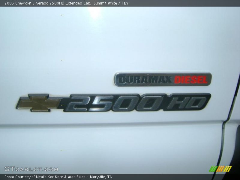 Summit White / Tan 2005 Chevrolet Silverado 2500HD Extended Cab