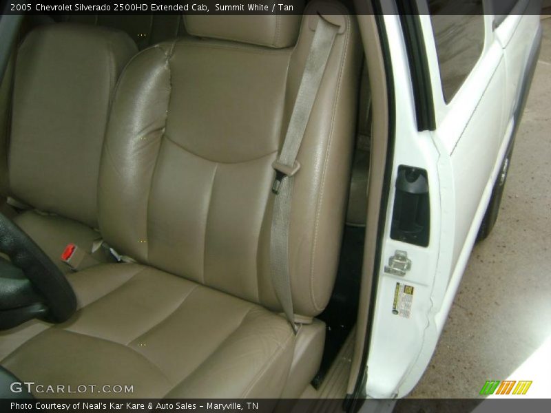 Summit White / Tan 2005 Chevrolet Silverado 2500HD Extended Cab