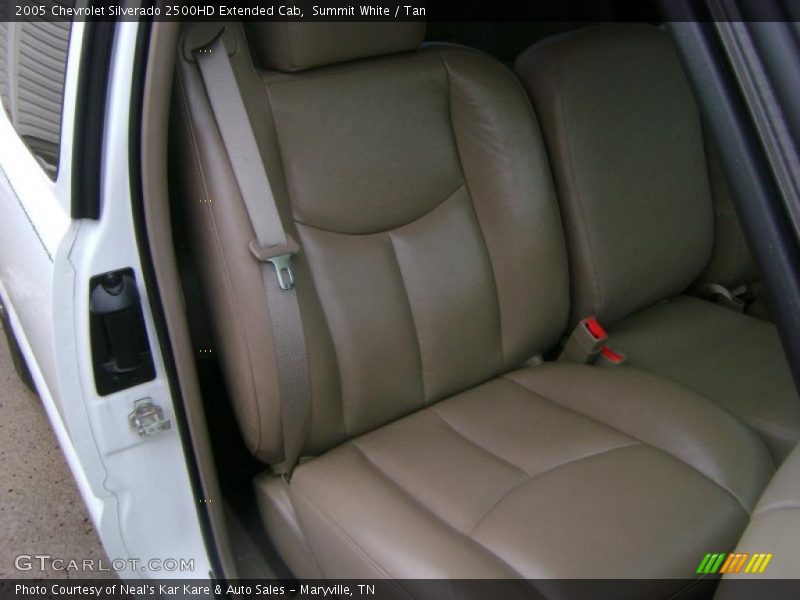 Summit White / Tan 2005 Chevrolet Silverado 2500HD Extended Cab