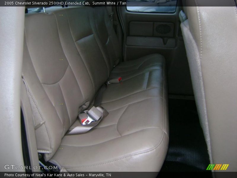 Summit White / Tan 2005 Chevrolet Silverado 2500HD Extended Cab