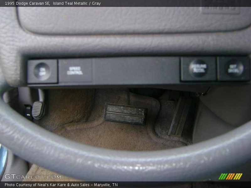 Island Teal Metallic / Gray 1995 Dodge Caravan SE