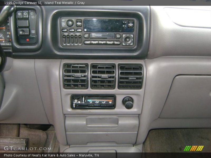 Island Teal Metallic / Gray 1995 Dodge Caravan SE