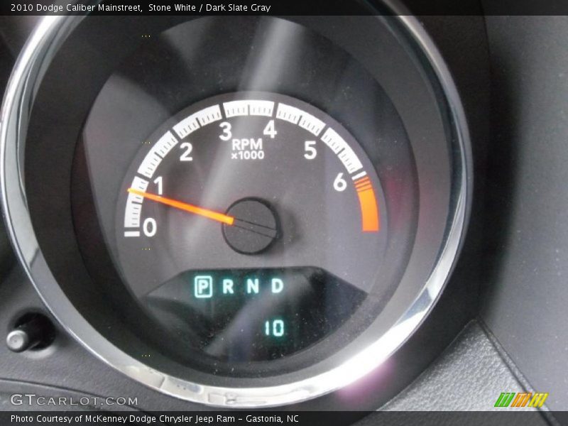 Stone White / Dark Slate Gray 2010 Dodge Caliber Mainstreet