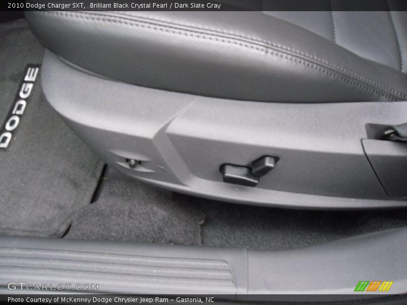 Brilliant Black Crystal Pearl / Dark Slate Gray 2010 Dodge Charger SXT