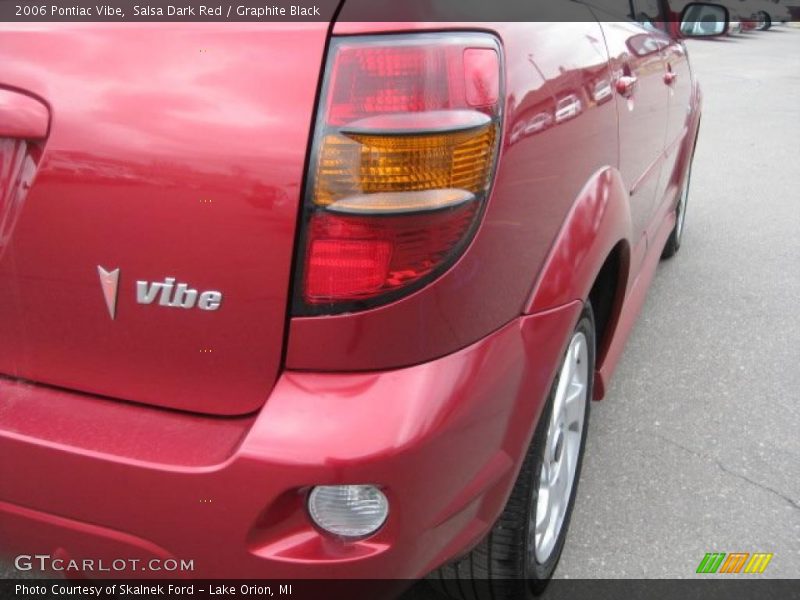 Salsa Dark Red / Graphite Black 2006 Pontiac Vibe
