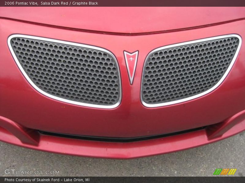 Salsa Dark Red / Graphite Black 2006 Pontiac Vibe