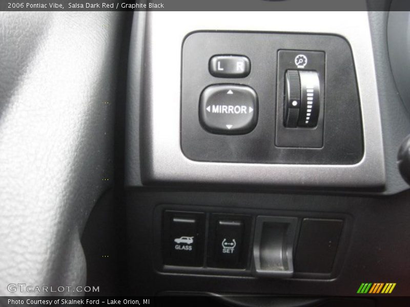 Salsa Dark Red / Graphite Black 2006 Pontiac Vibe