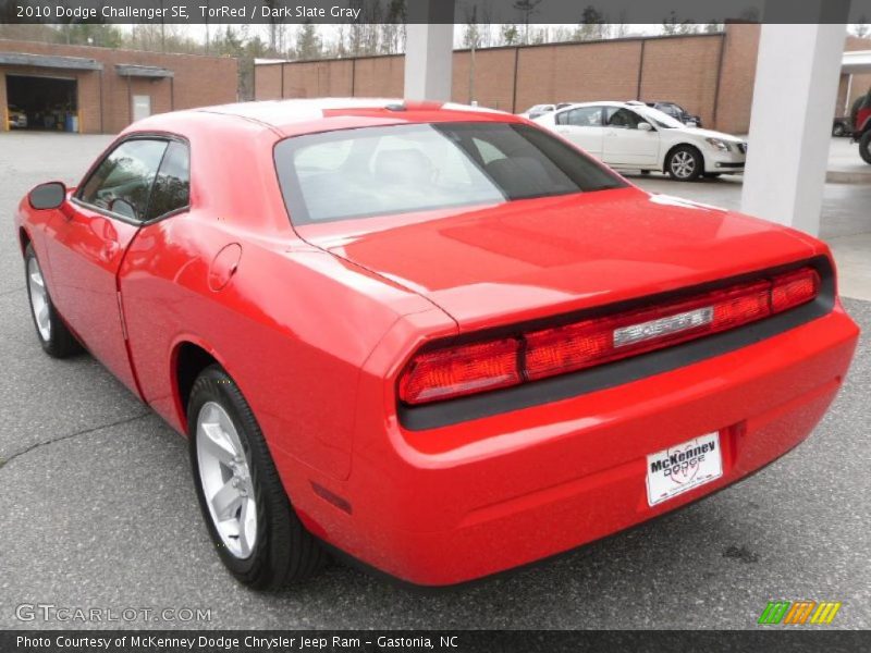 TorRed / Dark Slate Gray 2010 Dodge Challenger SE