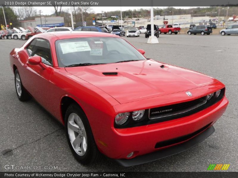 TorRed / Dark Slate Gray 2010 Dodge Challenger SE