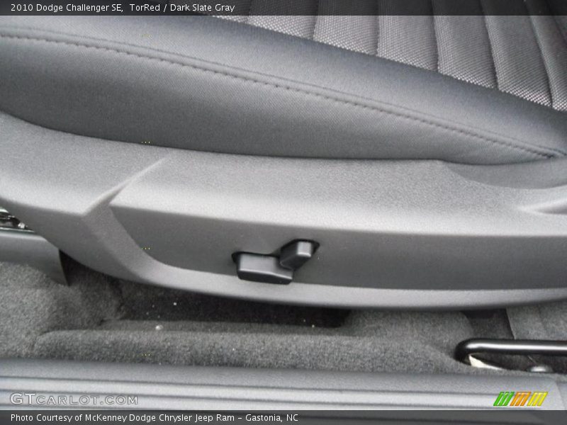 TorRed / Dark Slate Gray 2010 Dodge Challenger SE