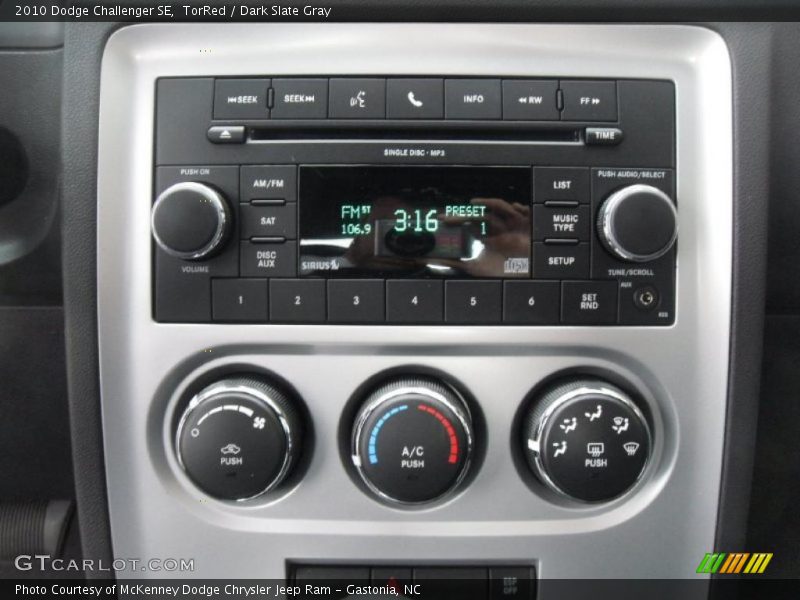 TorRed / Dark Slate Gray 2010 Dodge Challenger SE