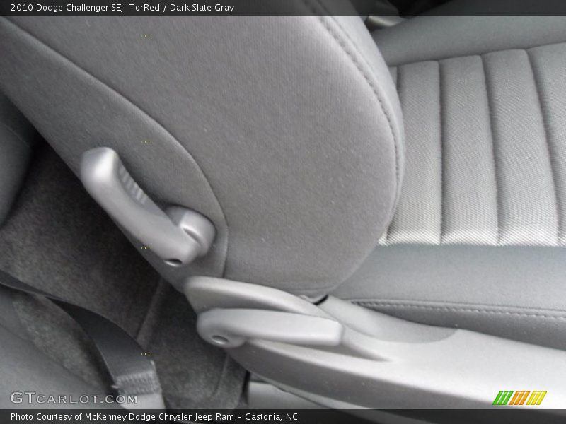 TorRed / Dark Slate Gray 2010 Dodge Challenger SE