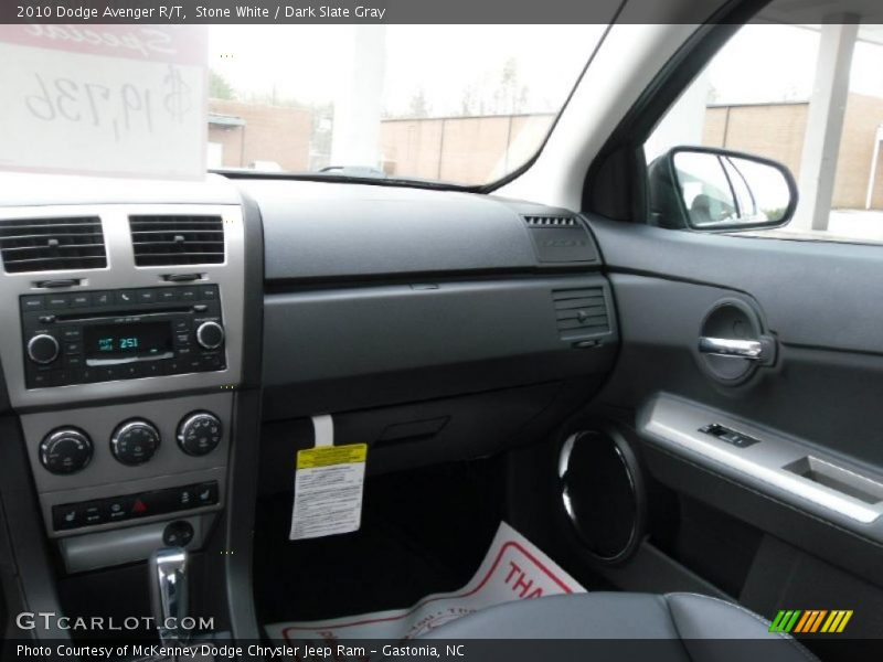Stone White / Dark Slate Gray 2010 Dodge Avenger R/T