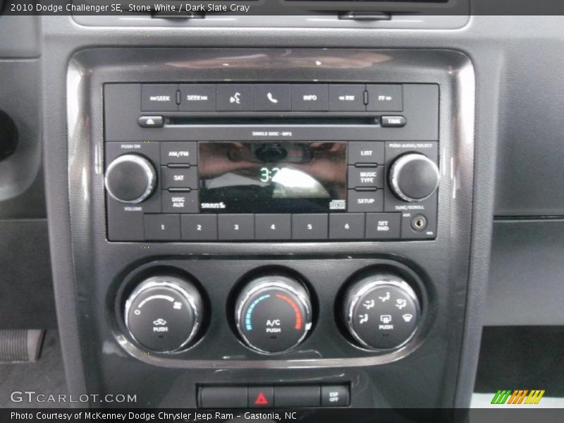 Stone White / Dark Slate Gray 2010 Dodge Challenger SE