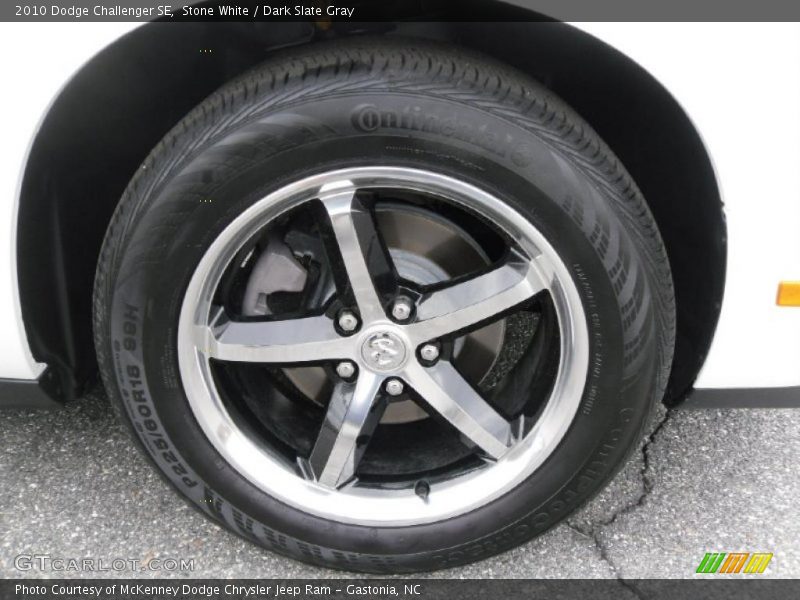 Stone White / Dark Slate Gray 2010 Dodge Challenger SE