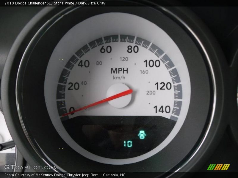 Stone White / Dark Slate Gray 2010 Dodge Challenger SE