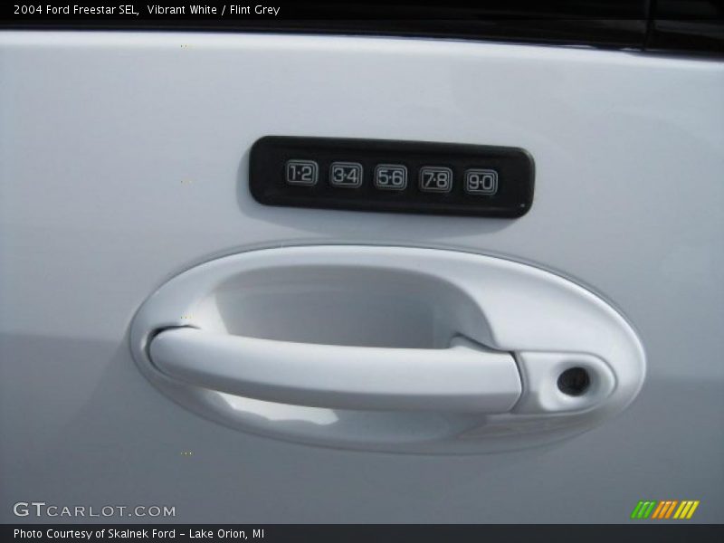 Vibrant White / Flint Grey 2004 Ford Freestar SEL