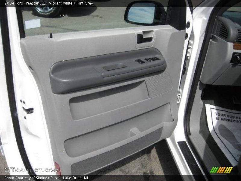 Vibrant White / Flint Grey 2004 Ford Freestar SEL