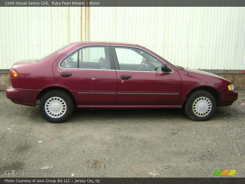 Ruby Pearl Metallic / Blond 1996 Nissan Sentra GXE