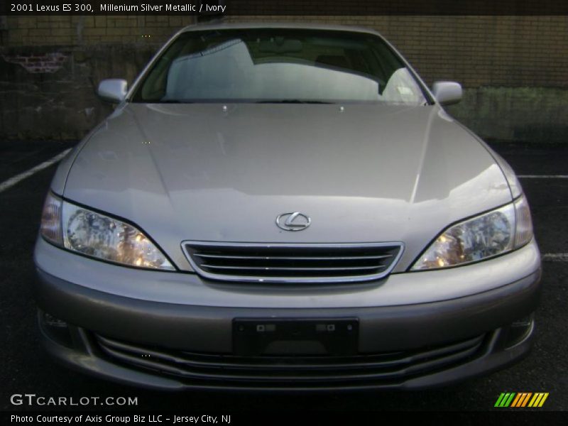 Millenium Silver Metallic / Ivory 2001 Lexus ES 300