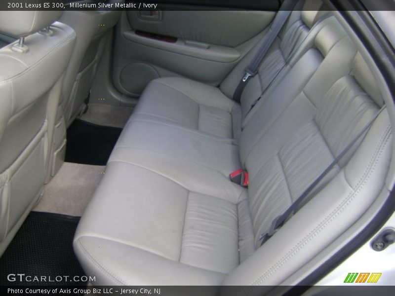 Millenium Silver Metallic / Ivory 2001 Lexus ES 300