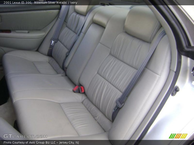 Millenium Silver Metallic / Ivory 2001 Lexus ES 300