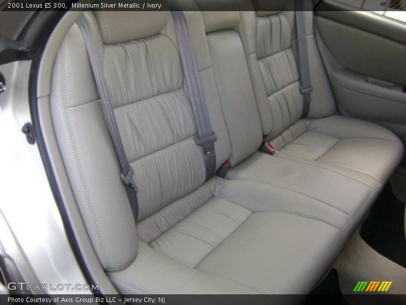 Millenium Silver Metallic / Ivory 2001 Lexus ES 300