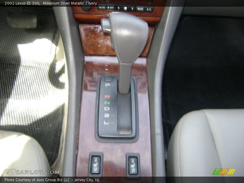 Millenium Silver Metallic / Ivory 2001 Lexus ES 300