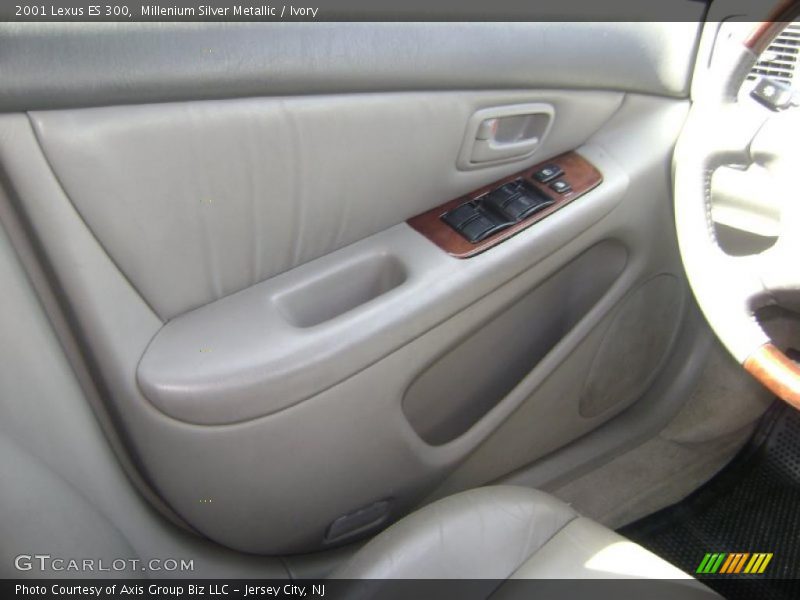Millenium Silver Metallic / Ivory 2001 Lexus ES 300