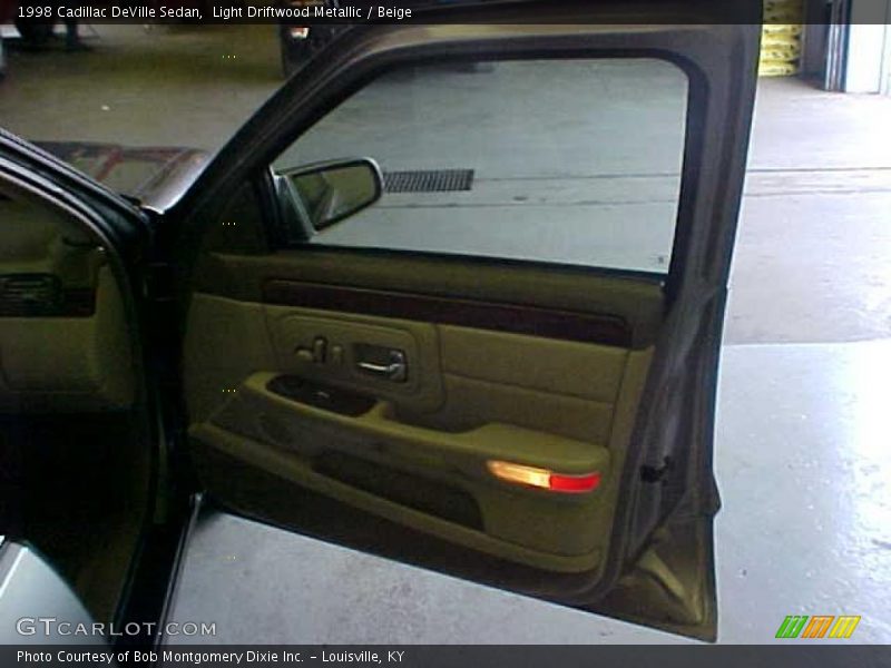 Light Driftwood Metallic / Beige 1998 Cadillac DeVille Sedan