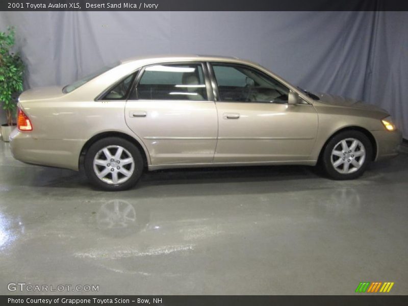 Desert Sand Mica / Ivory 2001 Toyota Avalon XLS