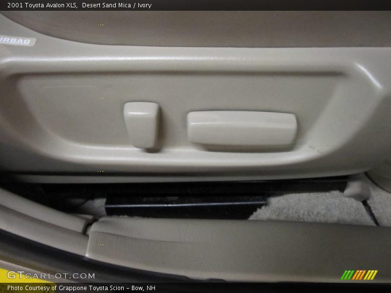 Desert Sand Mica / Ivory 2001 Toyota Avalon XLS