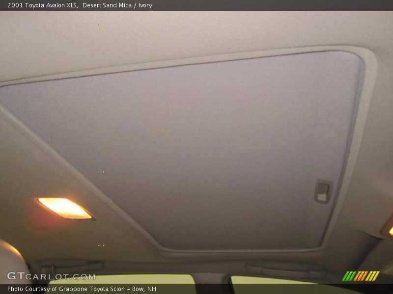 Desert Sand Mica / Ivory 2001 Toyota Avalon XLS