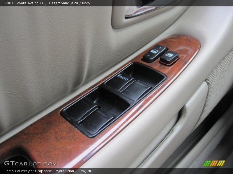 Desert Sand Mica / Ivory 2001 Toyota Avalon XLS