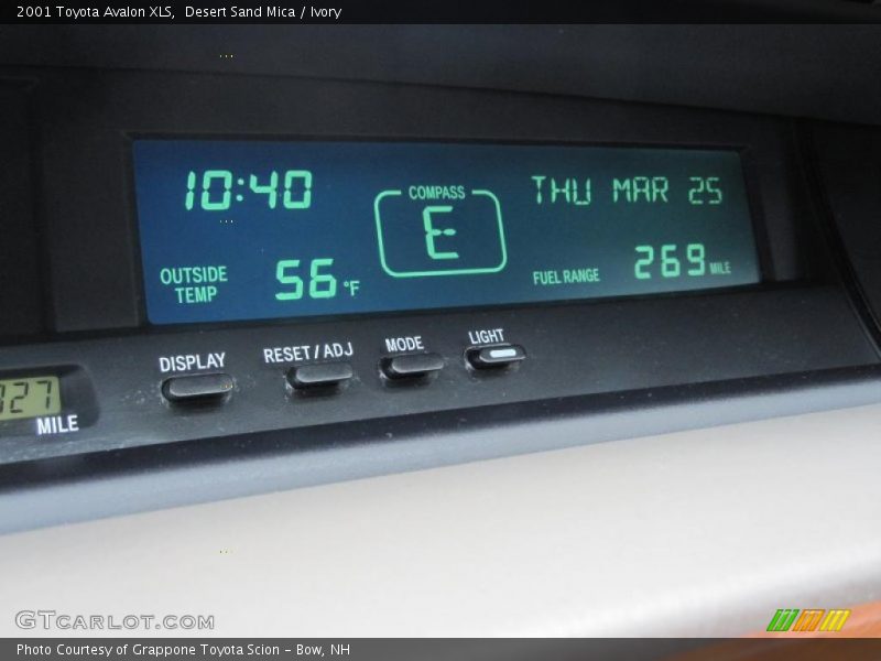 Desert Sand Mica / Ivory 2001 Toyota Avalon XLS