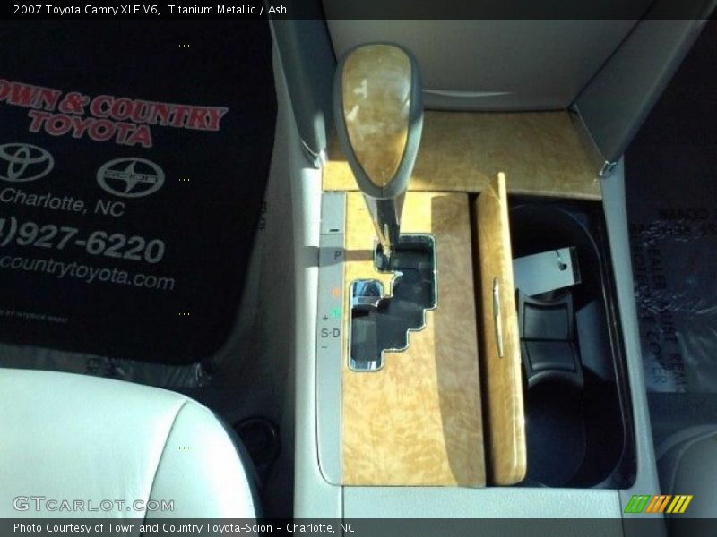 Titanium Metallic / Ash 2007 Toyota Camry XLE V6