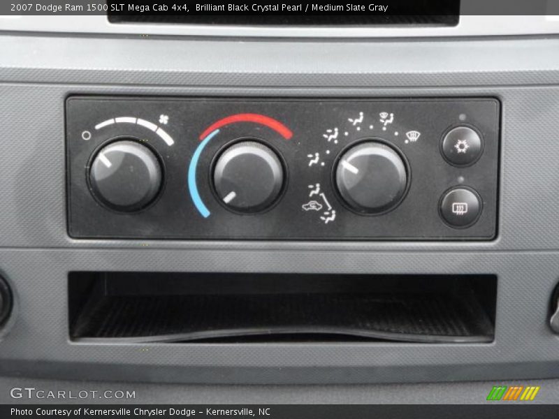 Brilliant Black Crystal Pearl / Medium Slate Gray 2007 Dodge Ram 1500 SLT Mega Cab 4x4