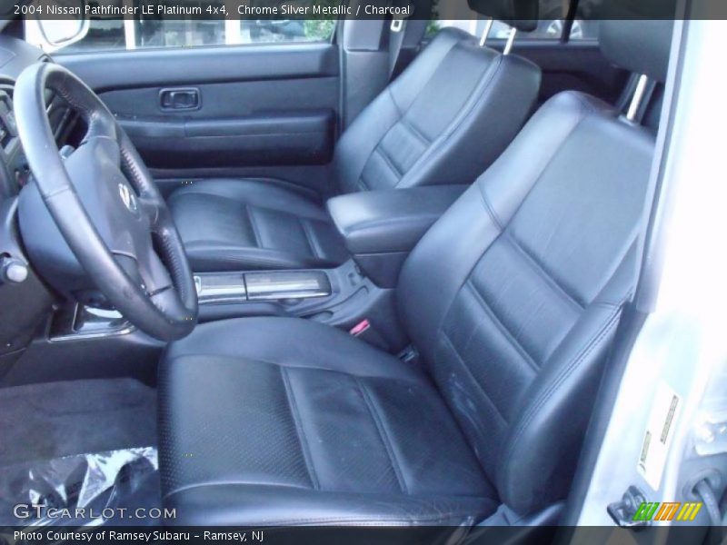 Chrome Silver Metallic / Charcoal 2004 Nissan Pathfinder LE Platinum 4x4