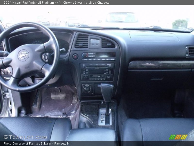 Chrome Silver Metallic / Charcoal 2004 Nissan Pathfinder LE Platinum 4x4
