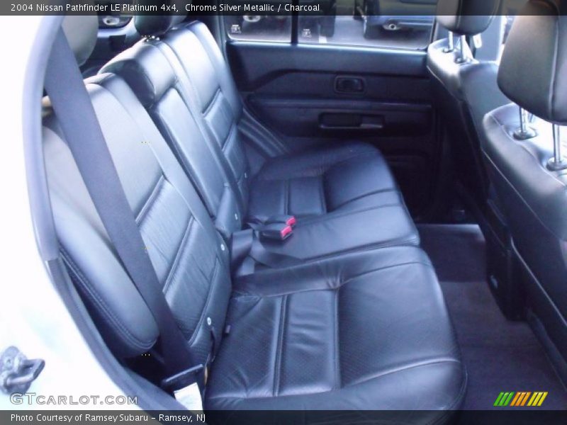 Chrome Silver Metallic / Charcoal 2004 Nissan Pathfinder LE Platinum 4x4