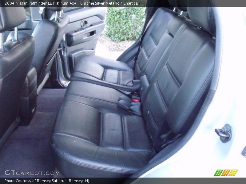 Chrome Silver Metallic / Charcoal 2004 Nissan Pathfinder LE Platinum 4x4