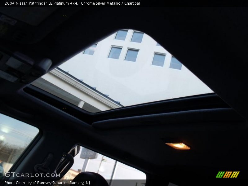 Chrome Silver Metallic / Charcoal 2004 Nissan Pathfinder LE Platinum 4x4