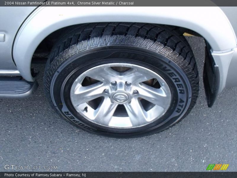 Chrome Silver Metallic / Charcoal 2004 Nissan Pathfinder LE Platinum 4x4