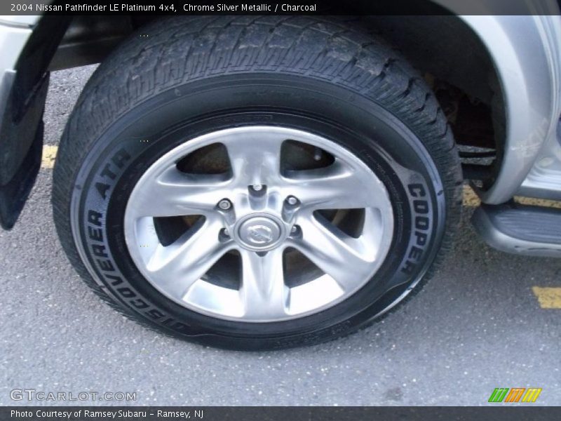 Chrome Silver Metallic / Charcoal 2004 Nissan Pathfinder LE Platinum 4x4