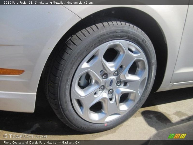 Smokestone Metallic / Medium Light Stone 2010 Ford Fusion SE