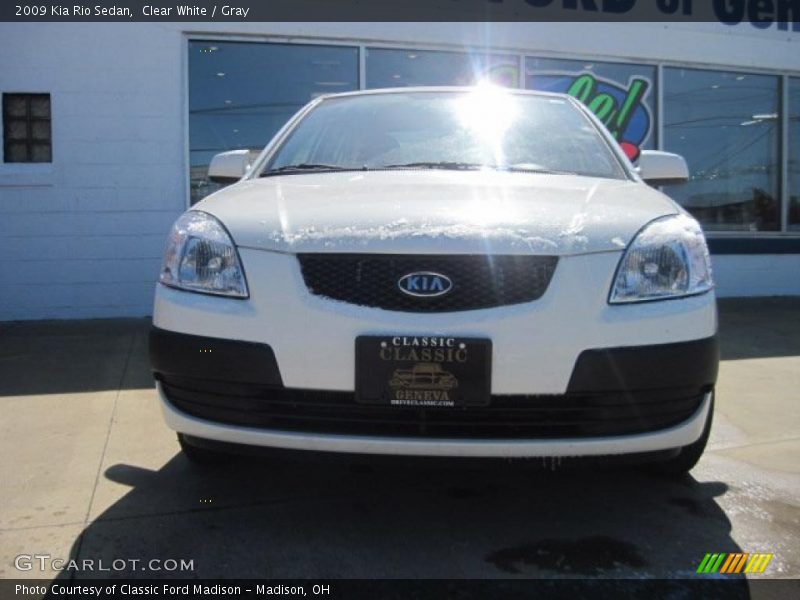 Clear White / Gray 2009 Kia Rio Sedan